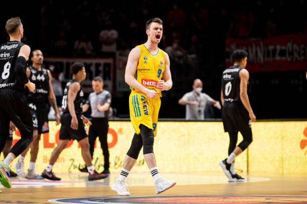 人士透露 人士透露